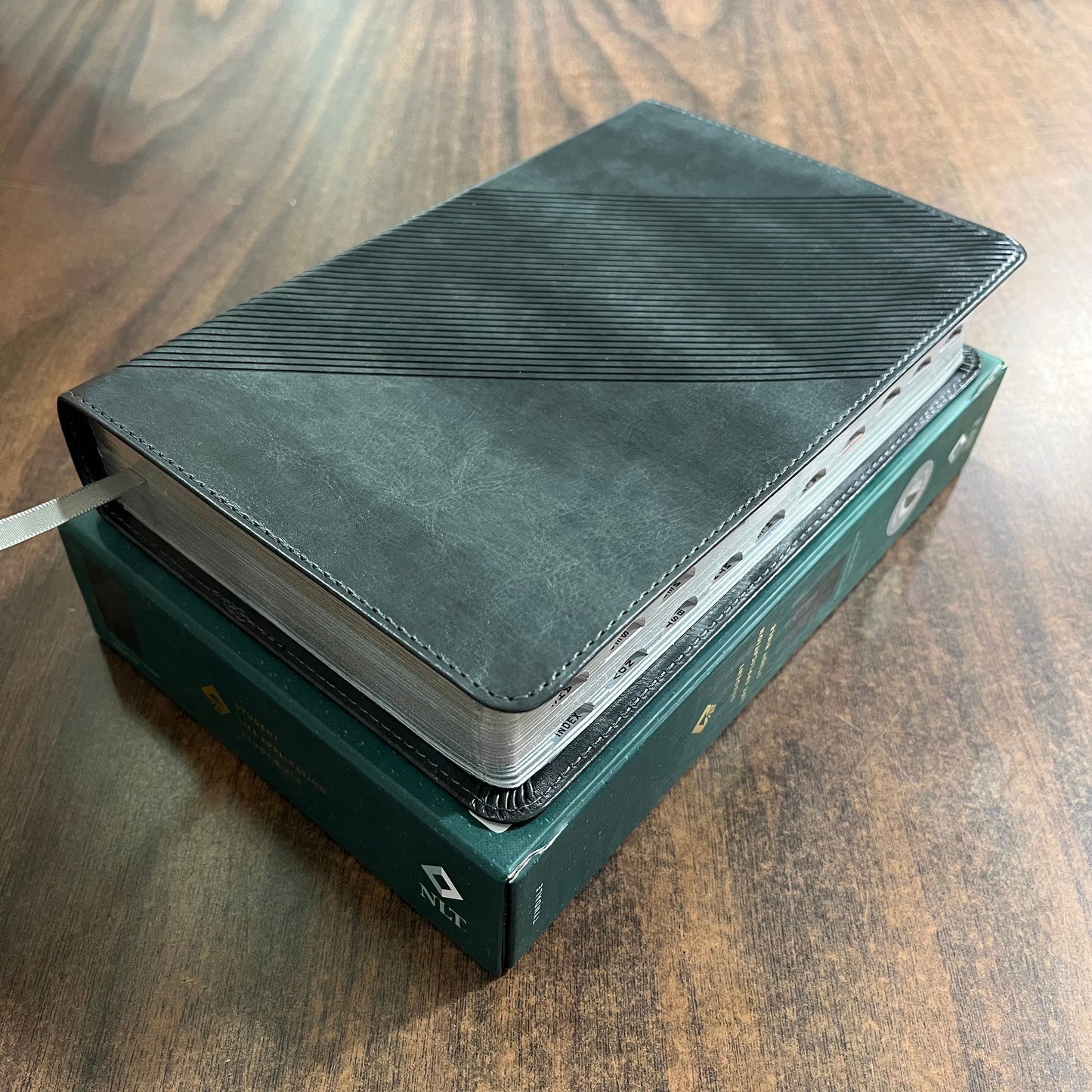 Personalized NLT Student Life Application Study Bible Thumb Indexed, Charcoal Gray LeatherLike, ISBN 9781496449641