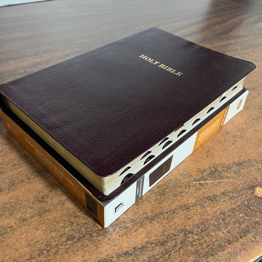 Personalized KJV Giant Print Center Column Reference Bible Thumb Indexed - Burgundy Bonded Leather, Custom Imprinted with name 9780785215394