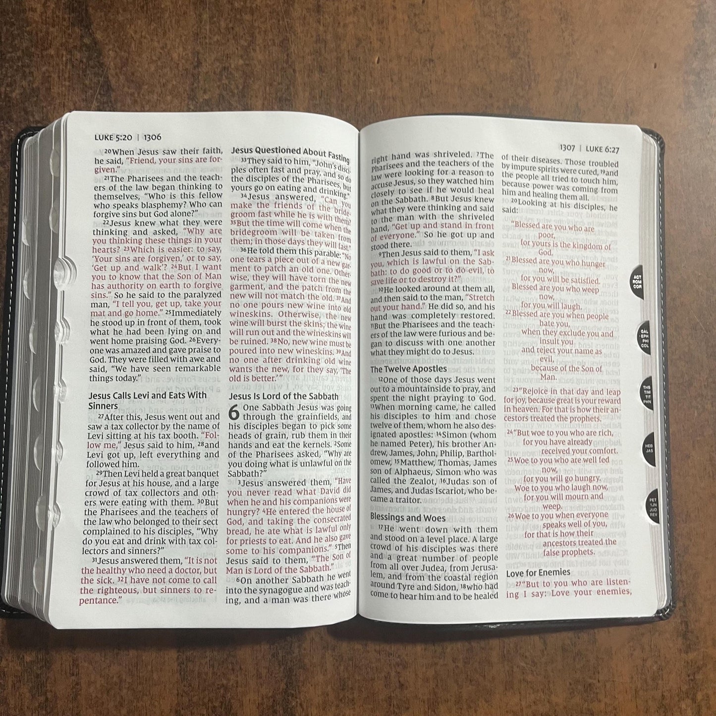 Personalized NIV Large Print Personal Size Bible with Thumb Indexed Tabs- Black LeatherSoft - Custom Imprinted with name 9780310458807