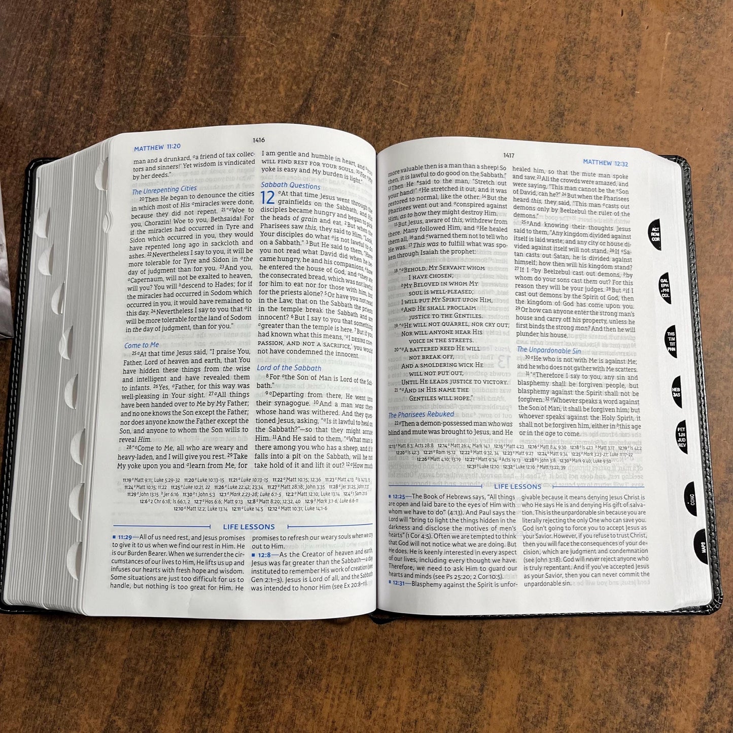 Personalized NASB Charles Stanley Life Principles Study Bible Thumb Indexed - Black LeatherTouch - Imprinted name - 1995 text 9780785225683