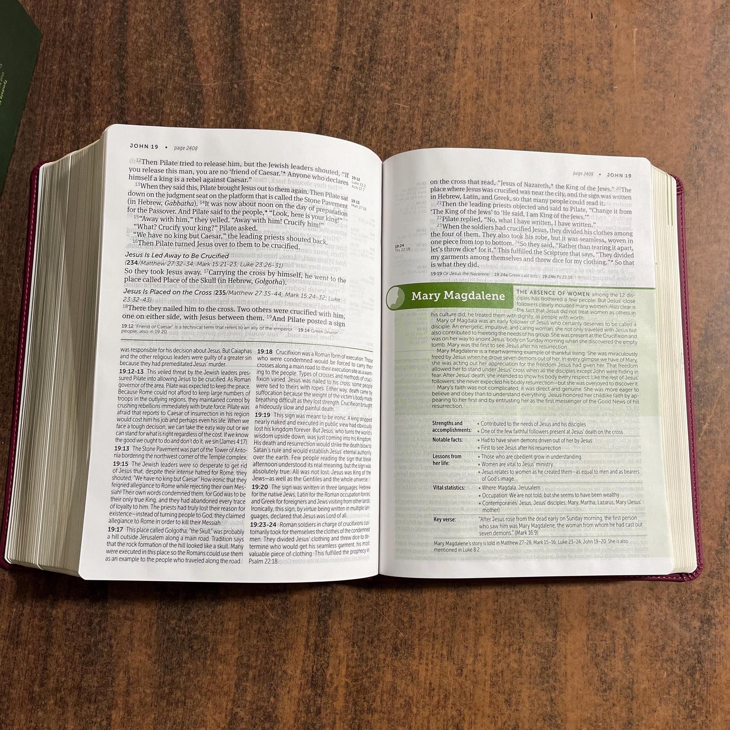 Personalized NLT Large Print Life Application Study Bible - Berry LeatherLike - Custom Imprinted name engraved, 9781496446848