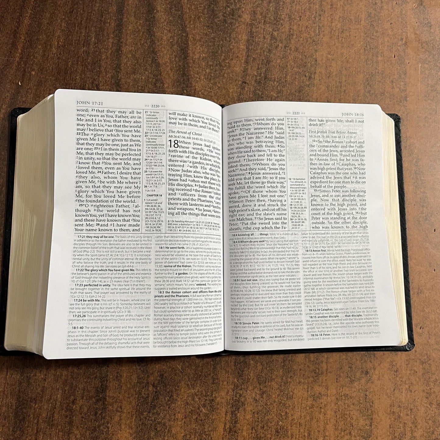 Personalized NASB MacArthur Study Bible Large Print - Black Bonded Leather - Custom Imprinted name, NASB 1995 - 9781418542283