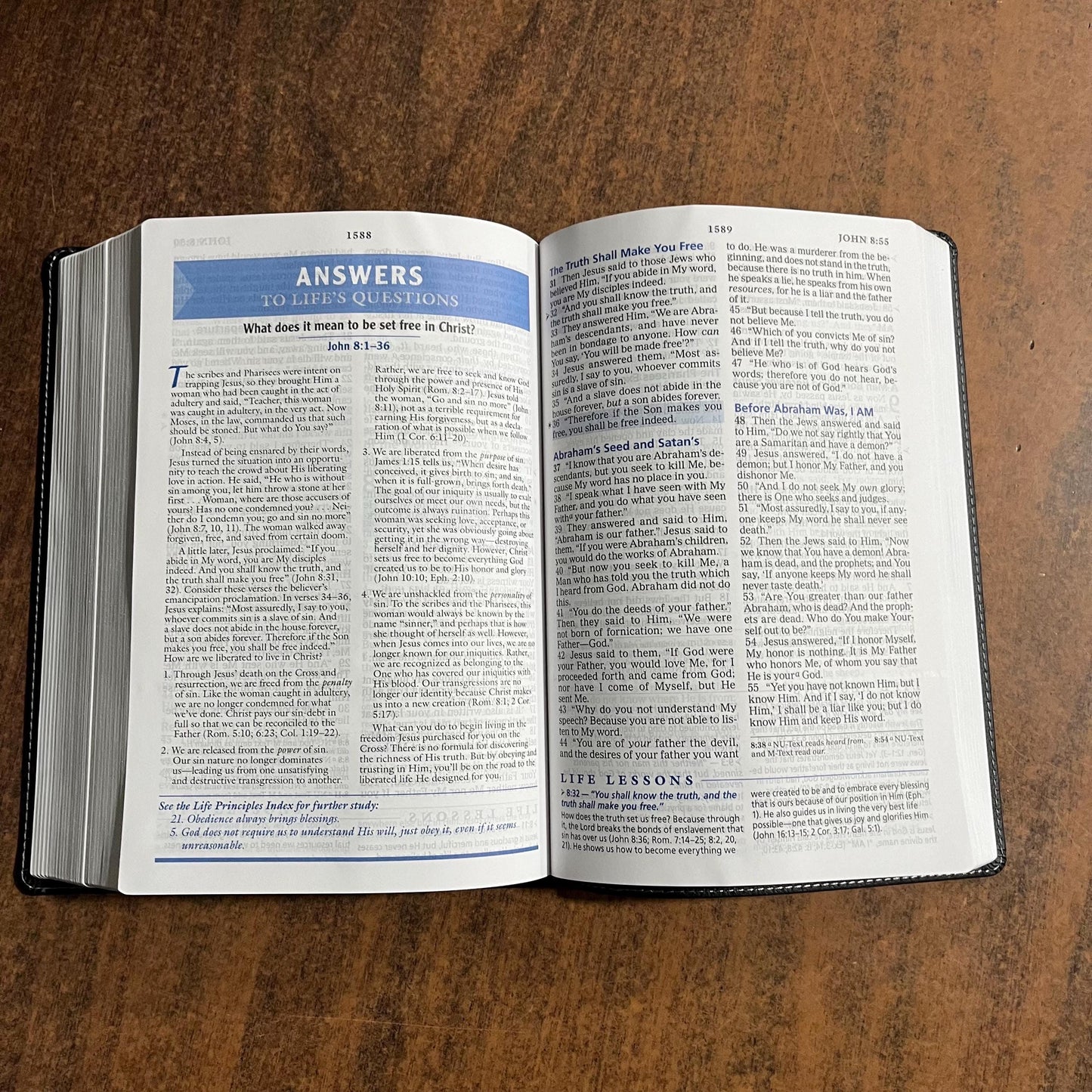Personalized NKJV Large Print Charles Stanley Life Principles Study Bible - Black Leathersoft - Custom Imprinted with name 9781418547028