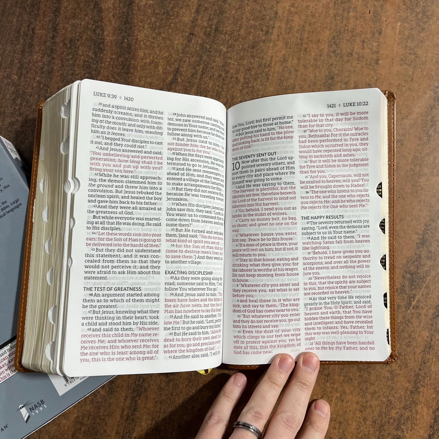 Personalized NASB Large Print Personal Size Bible Thumb Indexed - Brown LeatherSoft - Custom Imprinted bible, nasb 1995, 9780310465973