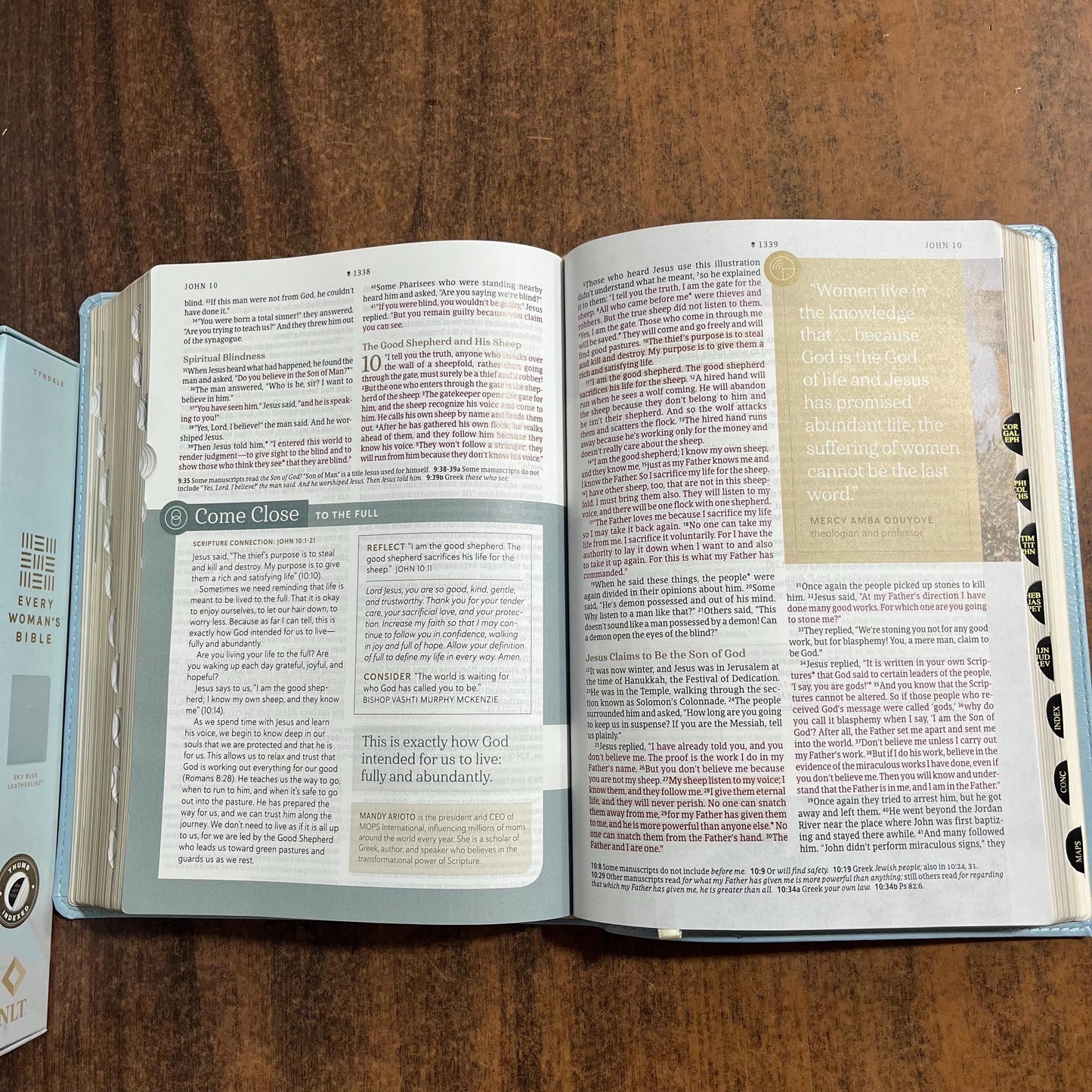 Personalized NLT Every Womans Bible Thumb Indexed - Sky Blue LeatherLike - Custom Imprinted, name engraved, Devotional Study, 9781496484390
