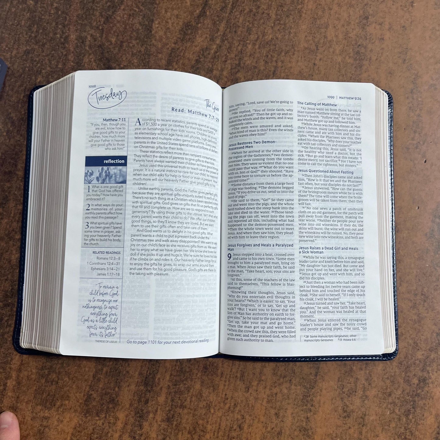 Personalized NIV Womens Devotional Bible - Navy LeatherSoft - Custom Imprinted, name engraved bible 9780310460992
