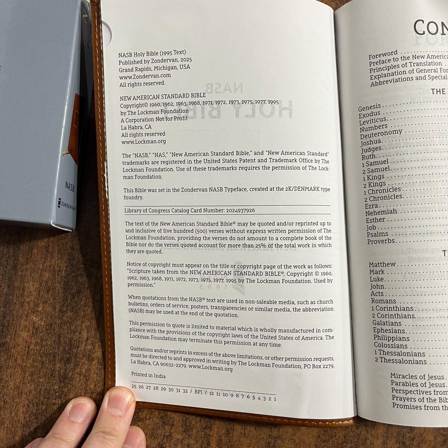 Personalized NASB Large Print Personal Size Bible Thumb Indexed - Brown LeatherSoft - Custom Imprinted bible, nasb 1995, 9780310465973