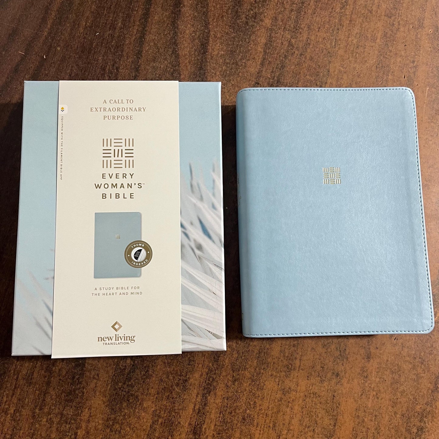 Personalized NLT Every Womans Bible Thumb Indexed - Sky Blue LeatherLike - Custom Imprinted, name engraved, Devotional Study, 9781496484390