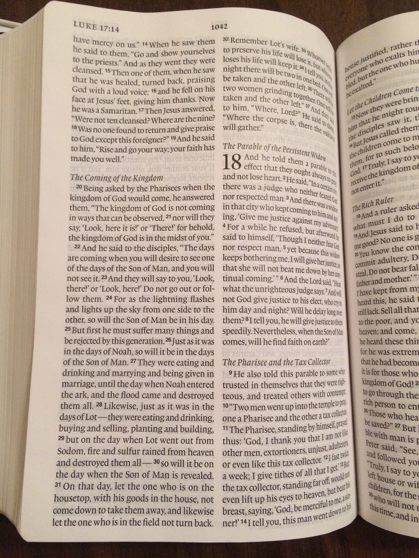 Personalized ESV Large Print Bible - Black Top Grain Genuine Leather Custom Imprinted, ISBN 9781433557613