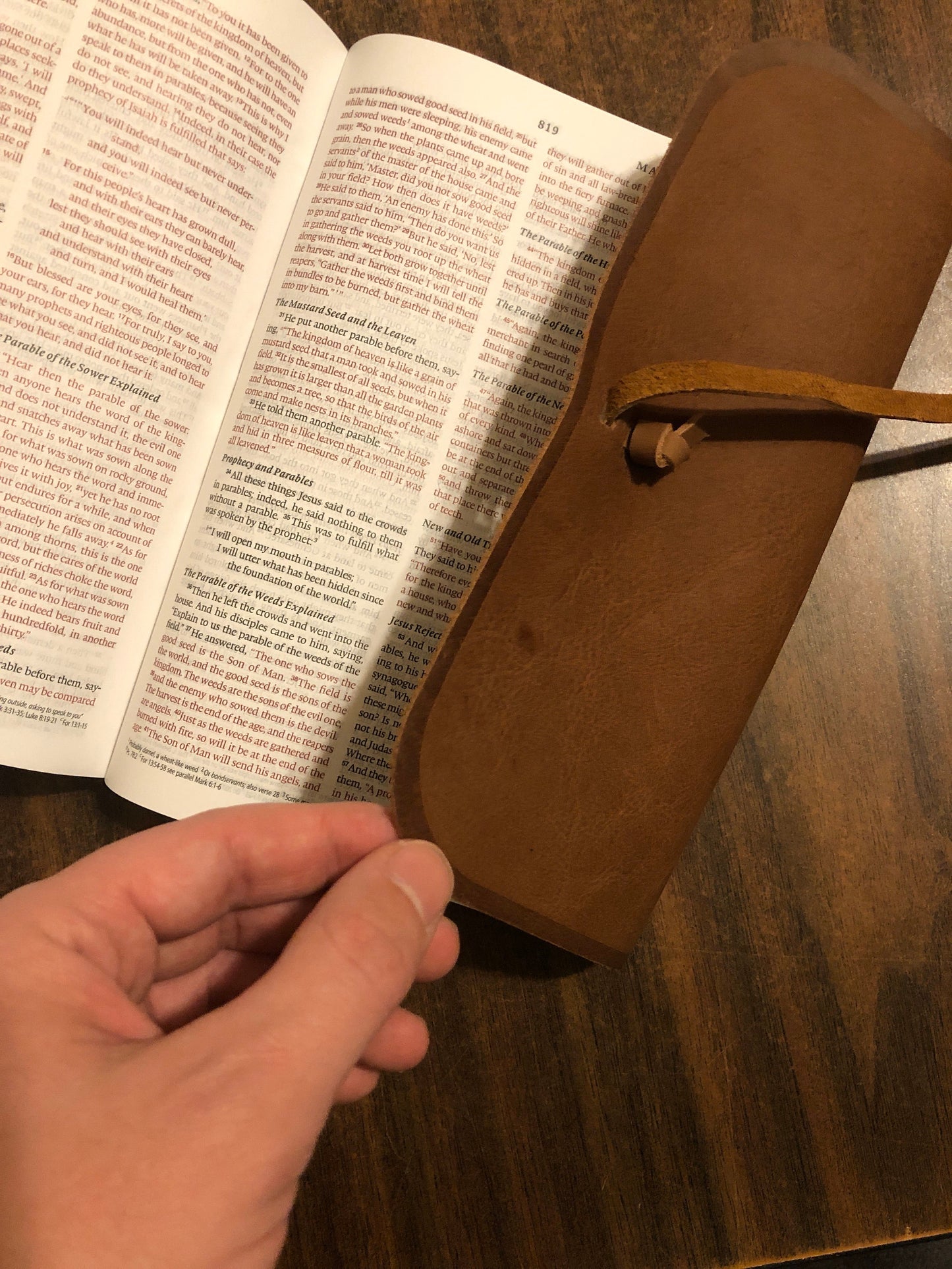 Personalized ESV Thinline Bible - Brown Natural Genuine Leather with Flap Custom Imprinted, ISBN 9781433553417, 16spaces