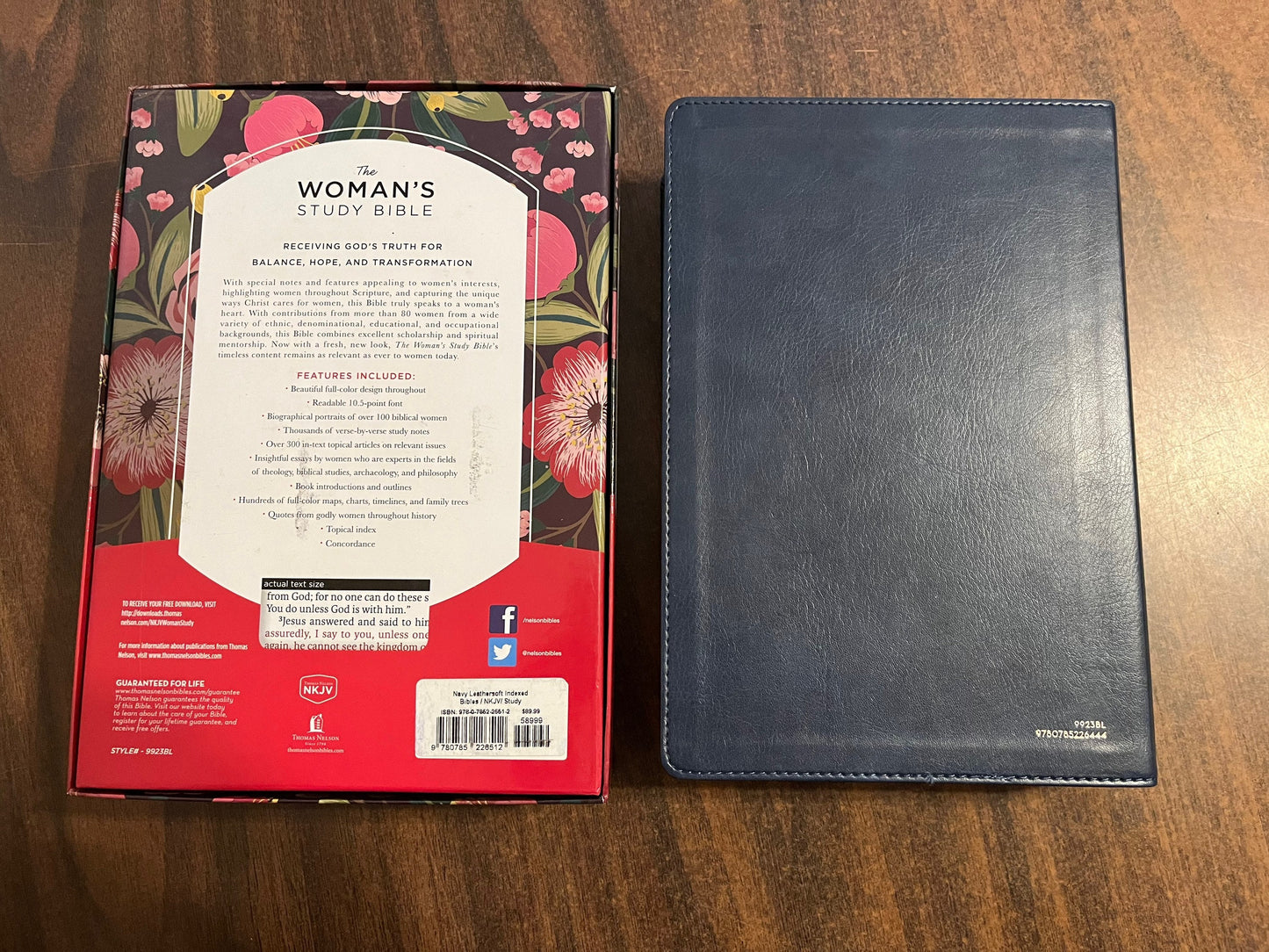 Personalized NKJV Womans Study Bible Large Print Thumb Indexed - Navy LeatherSoft - Custom Imprinted with a name, 9780785226512