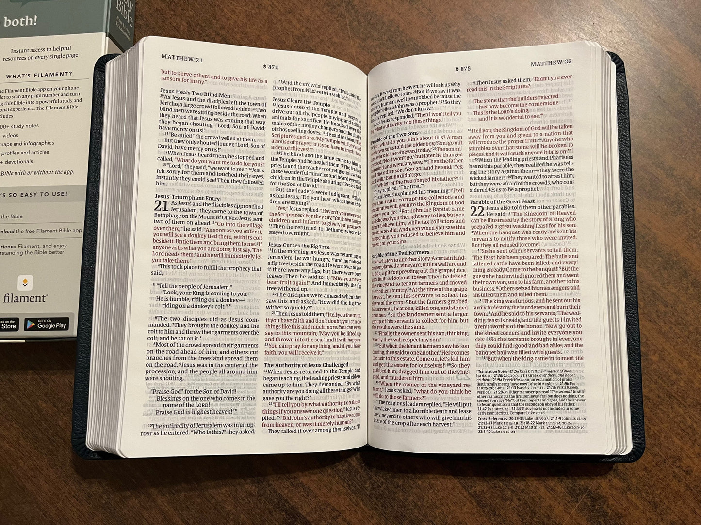 Personalized NLT Thinline Reference Bible - Navy Genuine Leather - Custom Imprinted with name 9781496444875