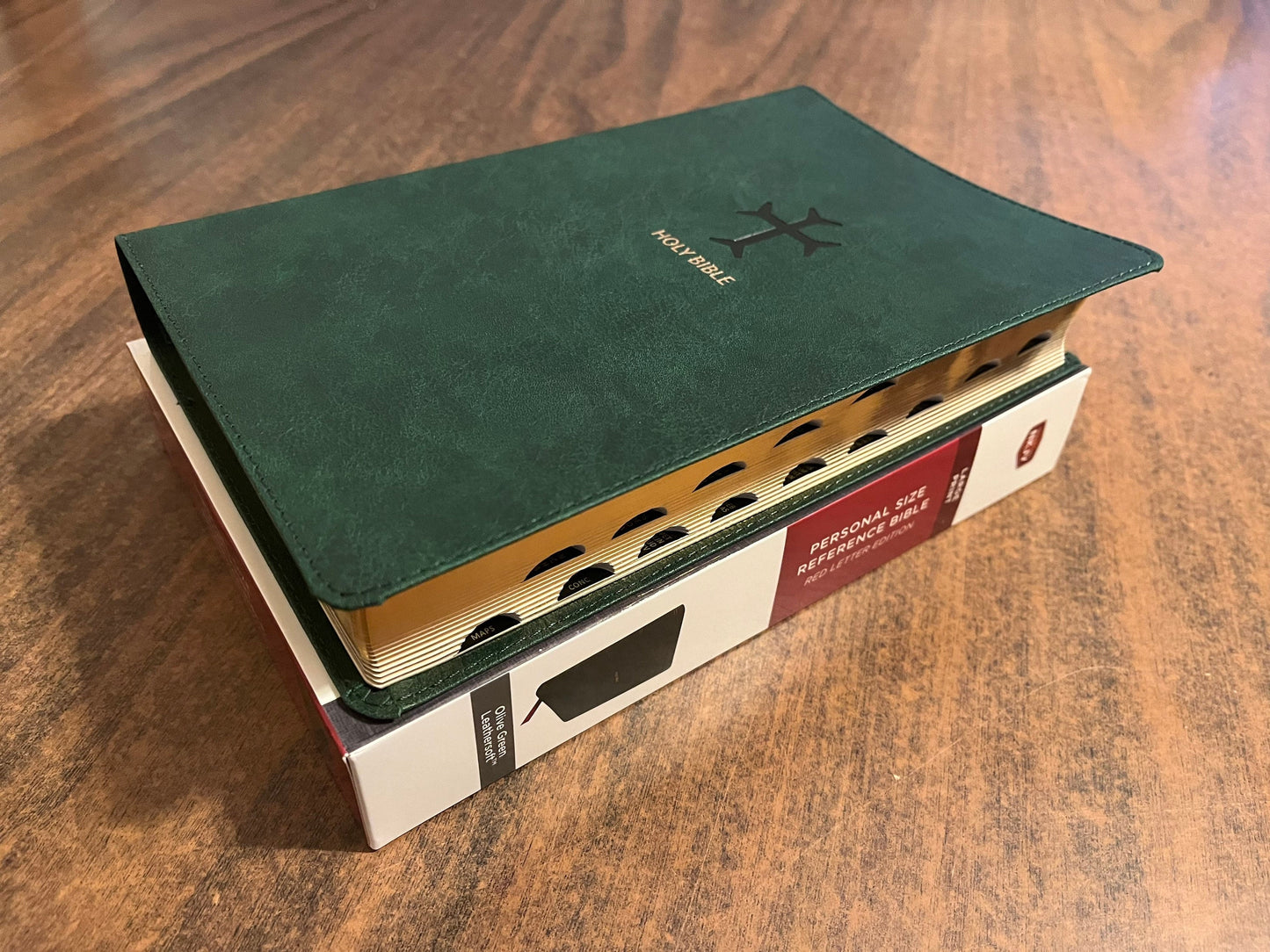 Personalized NKJV Large Print Reference Bible Thumb Indexed - Green LeatherSoft - Custom Imprinted with name, Personal Size Large Print 9780785294535