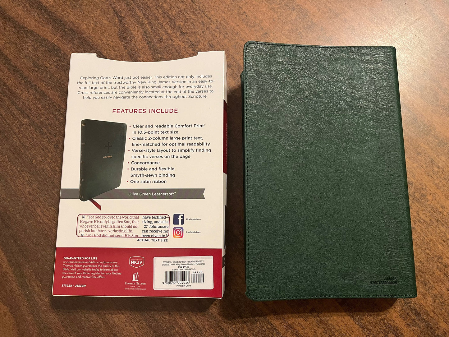 Personalized NKJV Large Print Reference Bible Thumb Indexed - Green LeatherSoft - Custom Imprinted with name, Personal Size Large Print 9780785294535