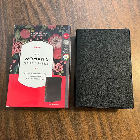 Personalized NKJV Womans Study Bible Large Print - Black Genuine Leather,  Custom Imprinted with name 9780785257509