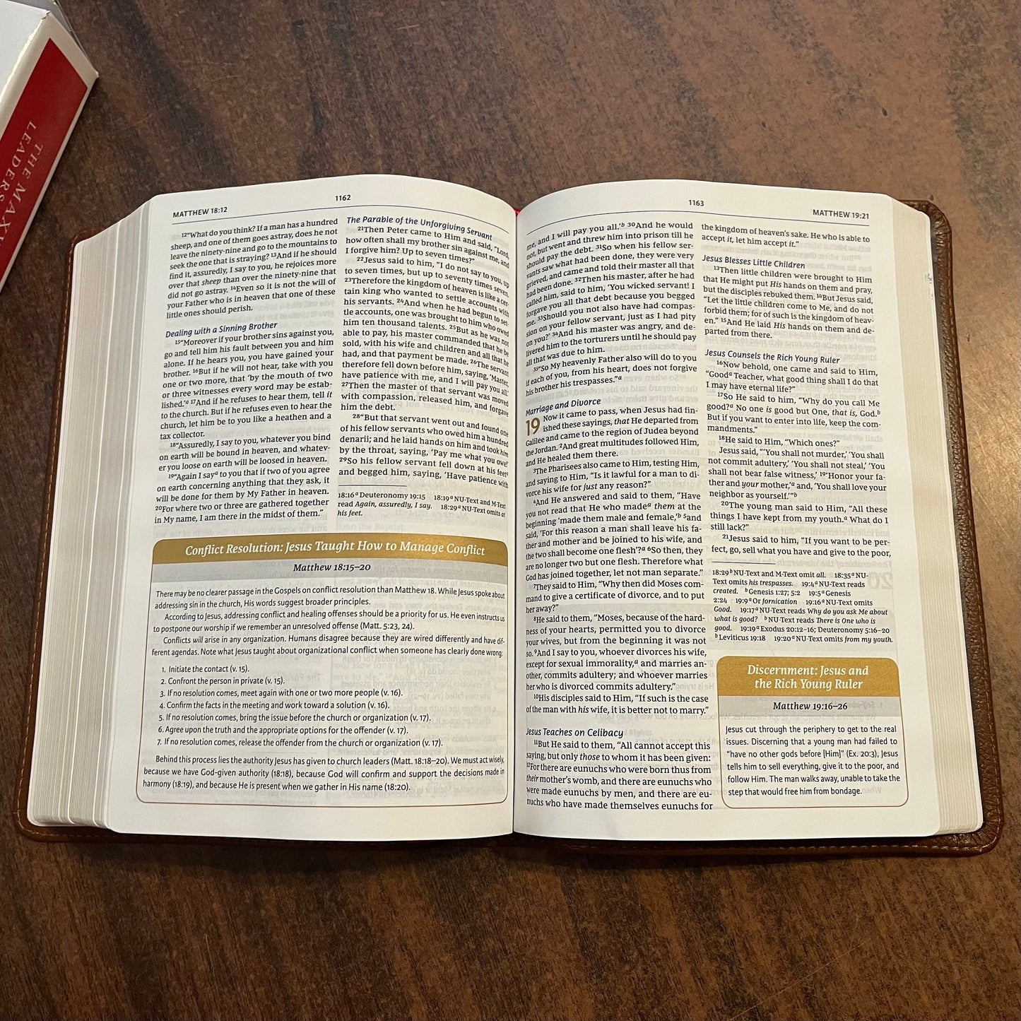 Personalized NKJV Maxwell Leadership Study Bible - Brown Genuine Leather - Custom Imprinted with name 9780785218654