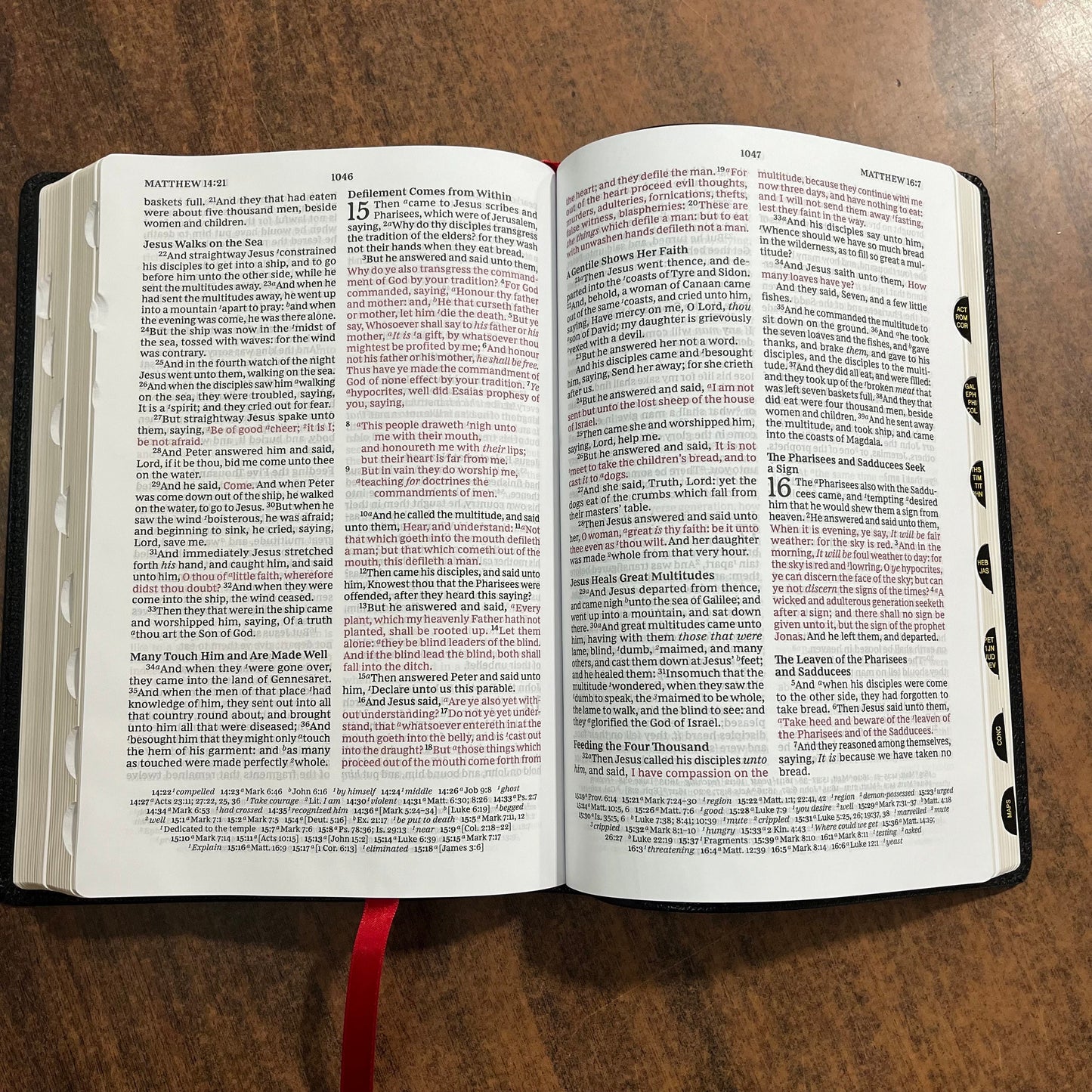 Personalized KJV Large Print Thinline Bible Thumb Indexed - Black Genuine Leather Cover - Custom Imprinted with name, Paragraph Style 9780785290360