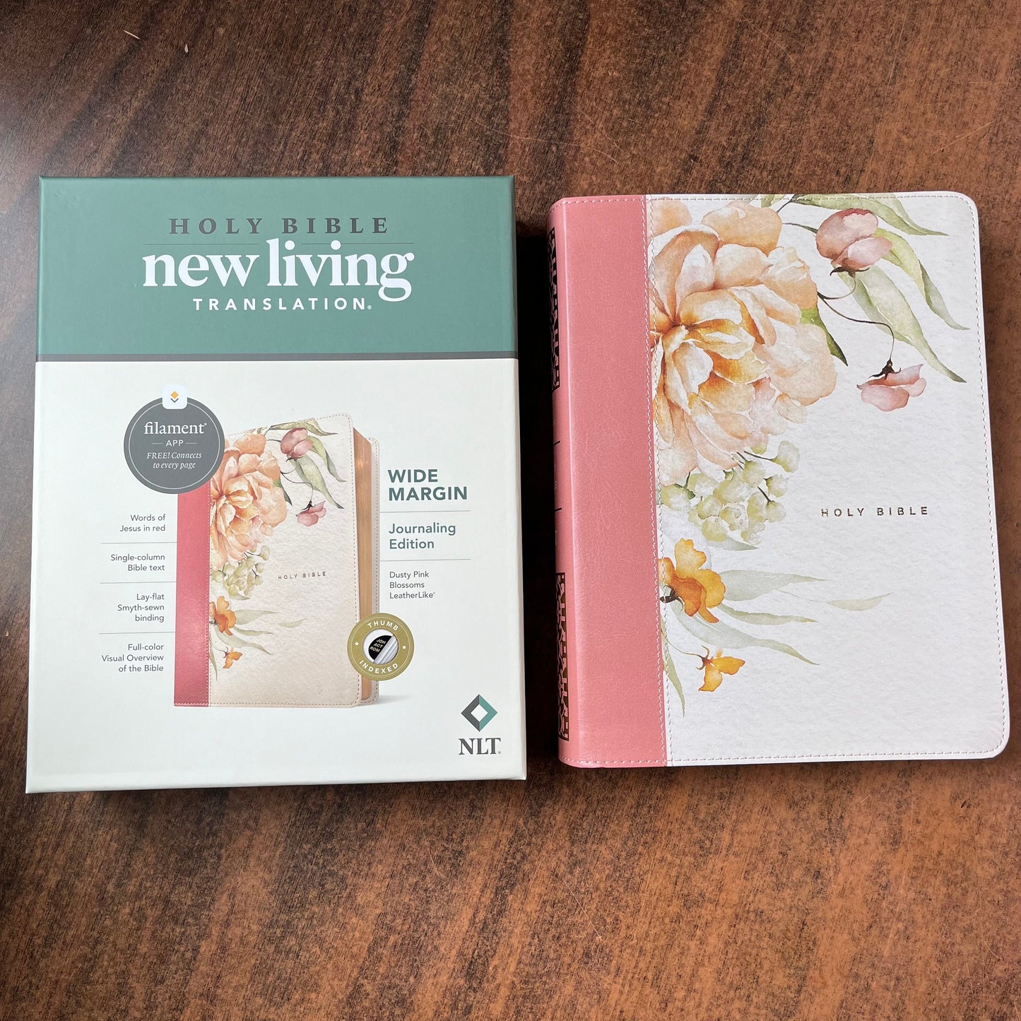 Personalized NLT Wide Margin Bible Thumb Indexed Journaling Edition - Dusty Pink Blossoms LeatherLike - Imprinted with name, Single Column 9781496484024
