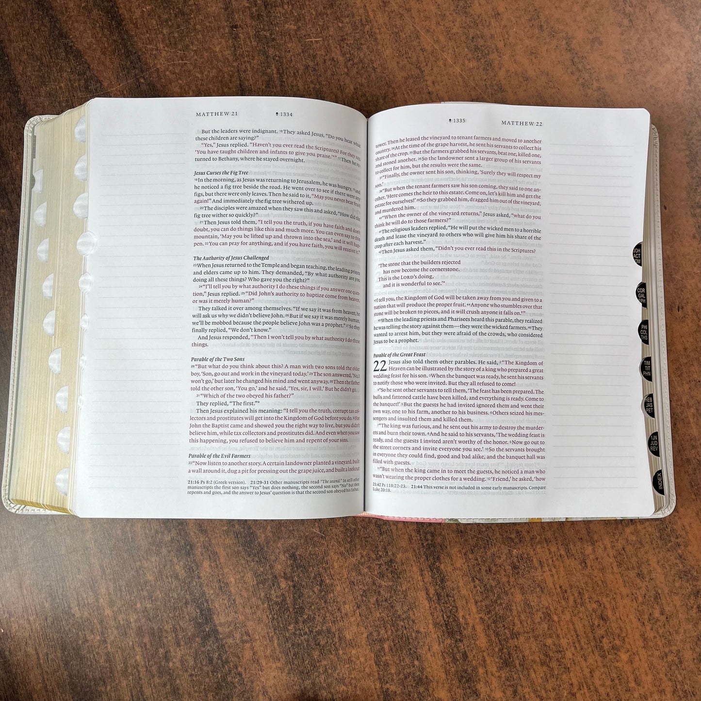 Personalized NLT Wide Margin Bible Thumb Indexed Journaling Edition - Dusty Pink Blossoms LeatherLike - Imprinted with name, Single Column 9781496484024