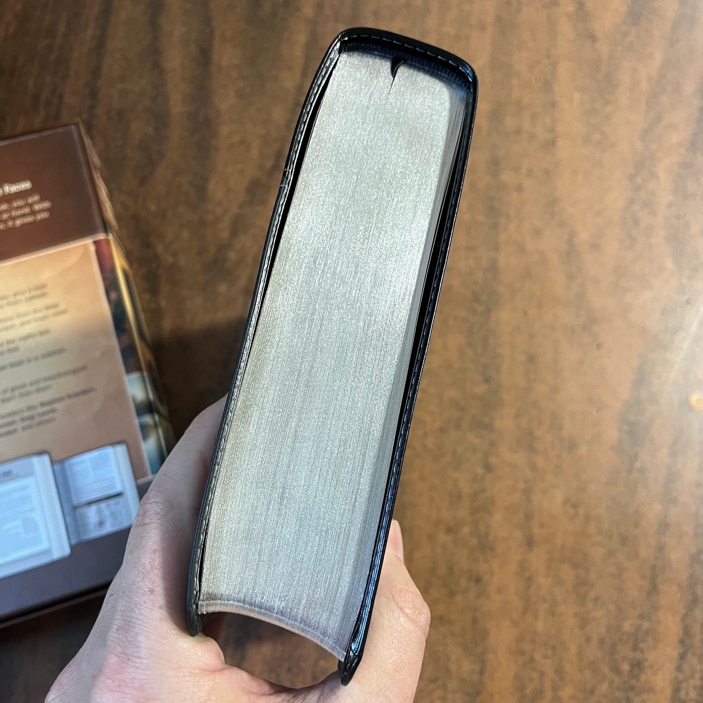 Personalized Mens Bible, NIV Large Print Every Mans Devotional Bible Thumb Indexed - Black /Onyx LeatherLike -Custom Imprinted name engraved 9781496433541
