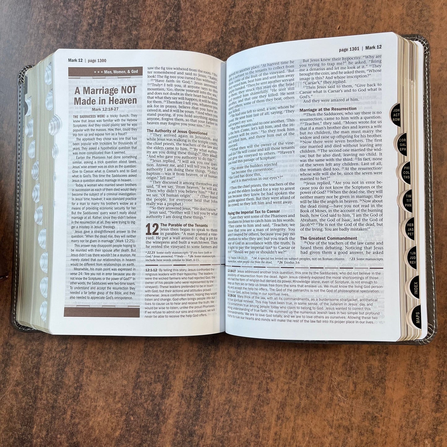 Personalized NIV Every Mans Devotional Bible Thumb Indexed - Granite LeatherLike - Custom Imprinted, name engraved bible, ISBN 9781496466310