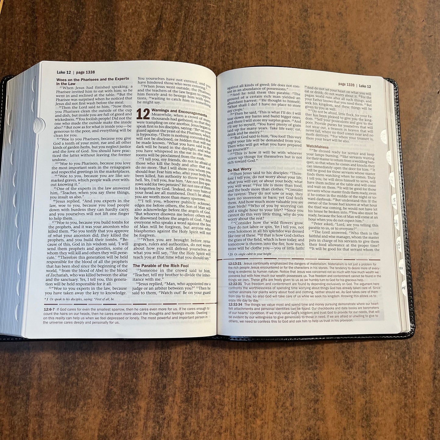 Personalized Mens Bible, NIV Large Print Every Mans Devotional Bible Thumb Indexed - Black /Onyx LeatherLike -Custom Imprinted name engraved 9781496433541