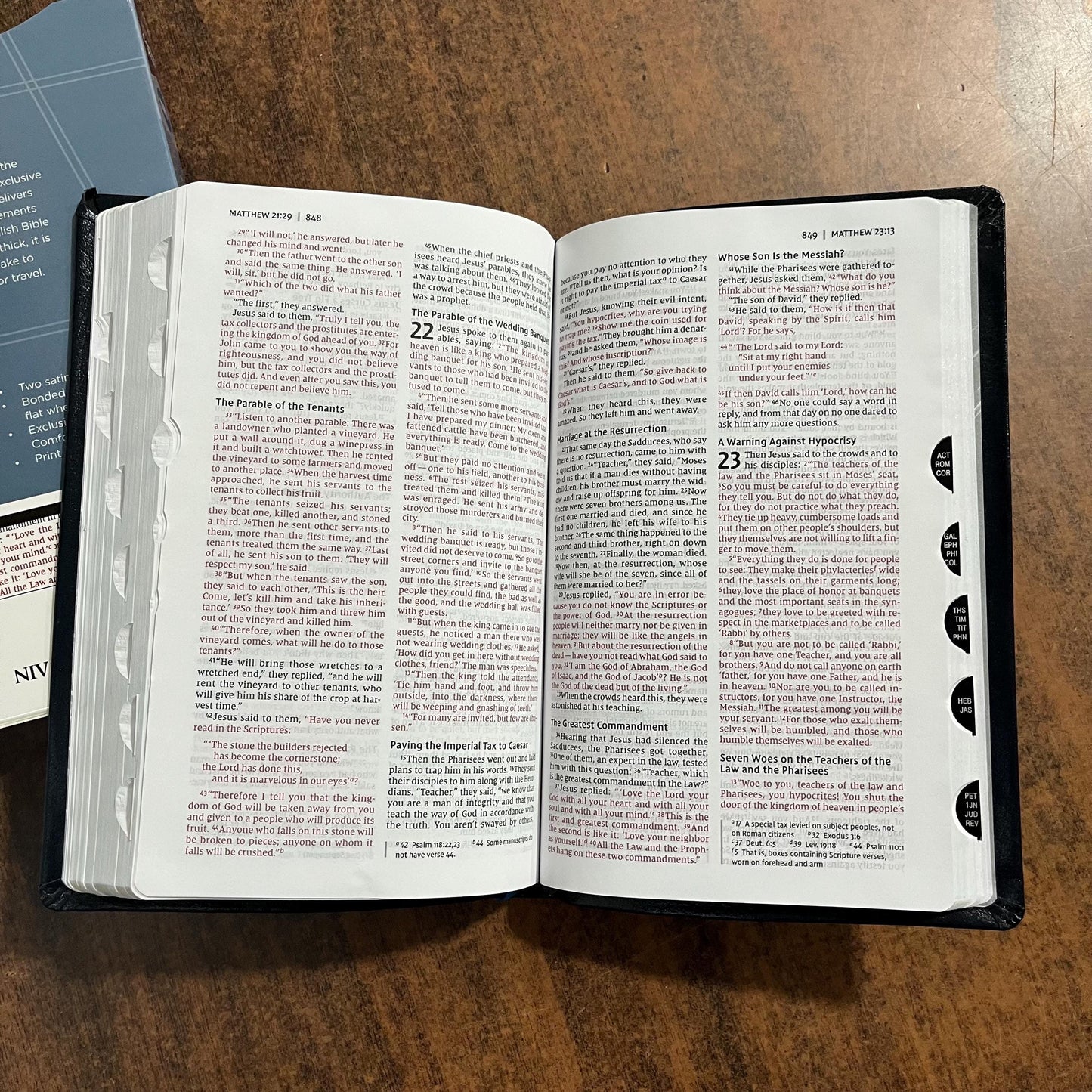 Personalized NIV Thinline Bible Thumb Indexed - Navy Bonded Leather, Custom Imprinted with a name, ISBN 9780310448839