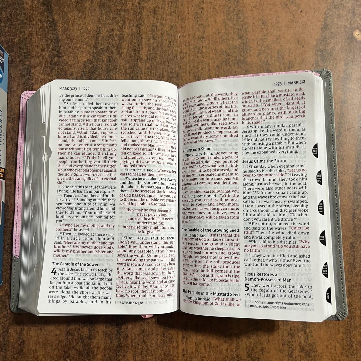Personalized NIV Large Print Personal Size Bible Thumb Indexed - Pink / Gray LeatherSoft - Custom Imprinted with name, 9780310458838