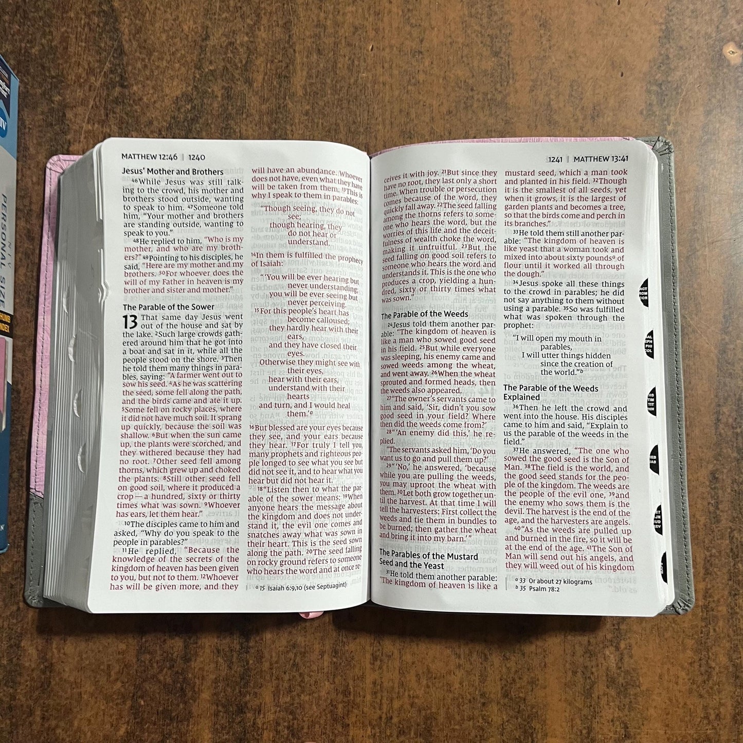 Personalized NIV Large Print Personal Size Bible Thumb Indexed - Pink / Gray LeatherSoft - Custom Imprinted with name, 9780310458838