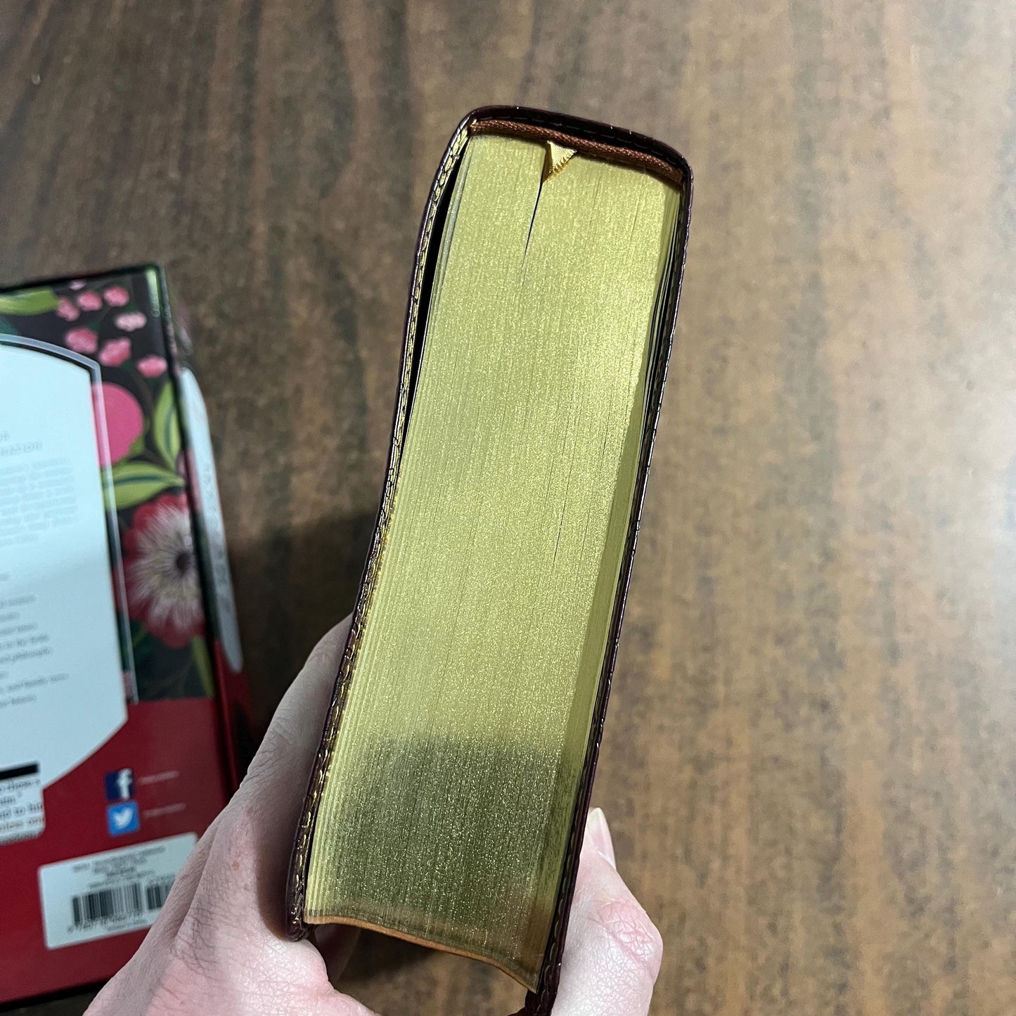 Personalized NKJV Womans Study Bible Large Print - Brown / Burgundy LeatherSoft Cover - Custom Imprinted with a name - 9780718086770