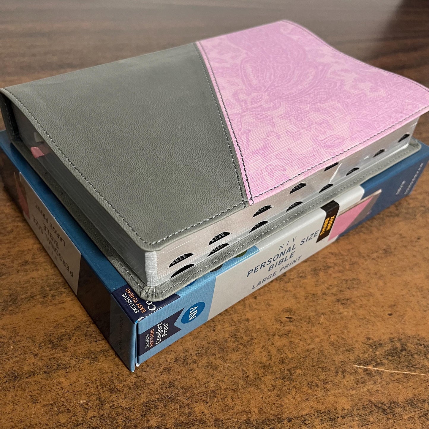Personalized NIV Large Print Personal Size Bible Thumb Indexed - Pink / Gray LeatherSoft - Custom Imprinted with name, 9780310458838