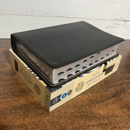 Personalized NIV Application Study Bible Thumb Indexed - Black Genuine Calfskin Leather - 9780310467755 (Update to Life Application Bible)