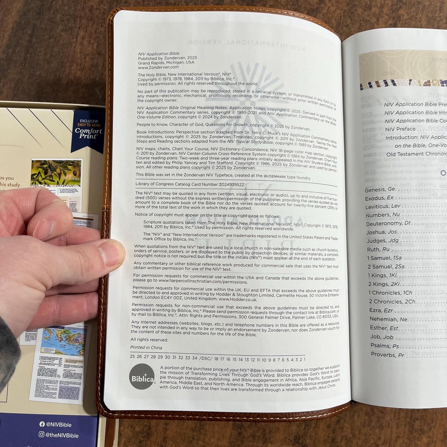 Personalized NIV Application Study Bible - Brown LeatherLike - Custom Imprinted with a name, 9780310465140 (Update to Life Application Bible)