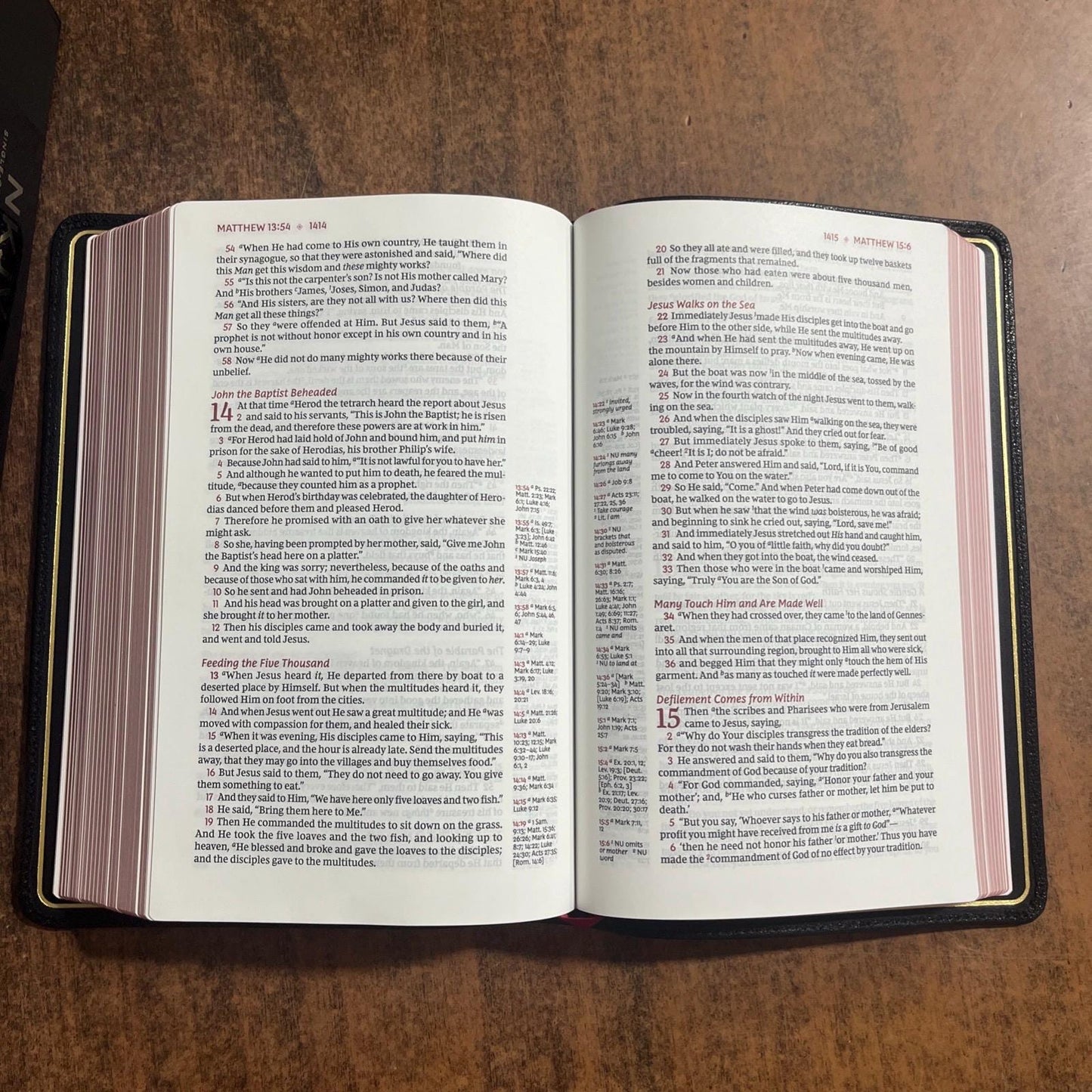 Personalized NKJV Single Column Reference Premier Collection Bible - Black Goatskin Premium Genuine Leather, Custom Imprinted 9781400349081