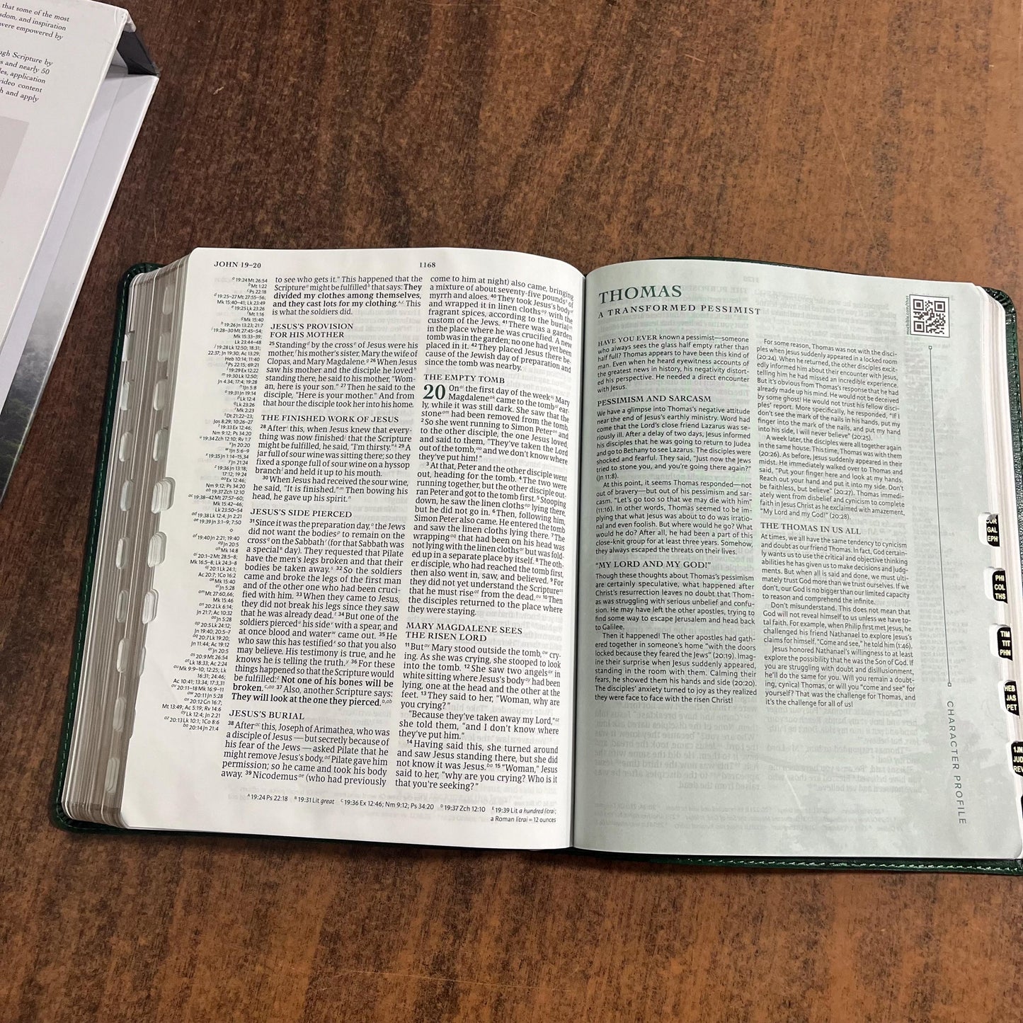 Personalized Mens Bible, CSB Men of Character Study Bible Thumb Indexed, Green LeatherTouch, Custom Imprinted engraved