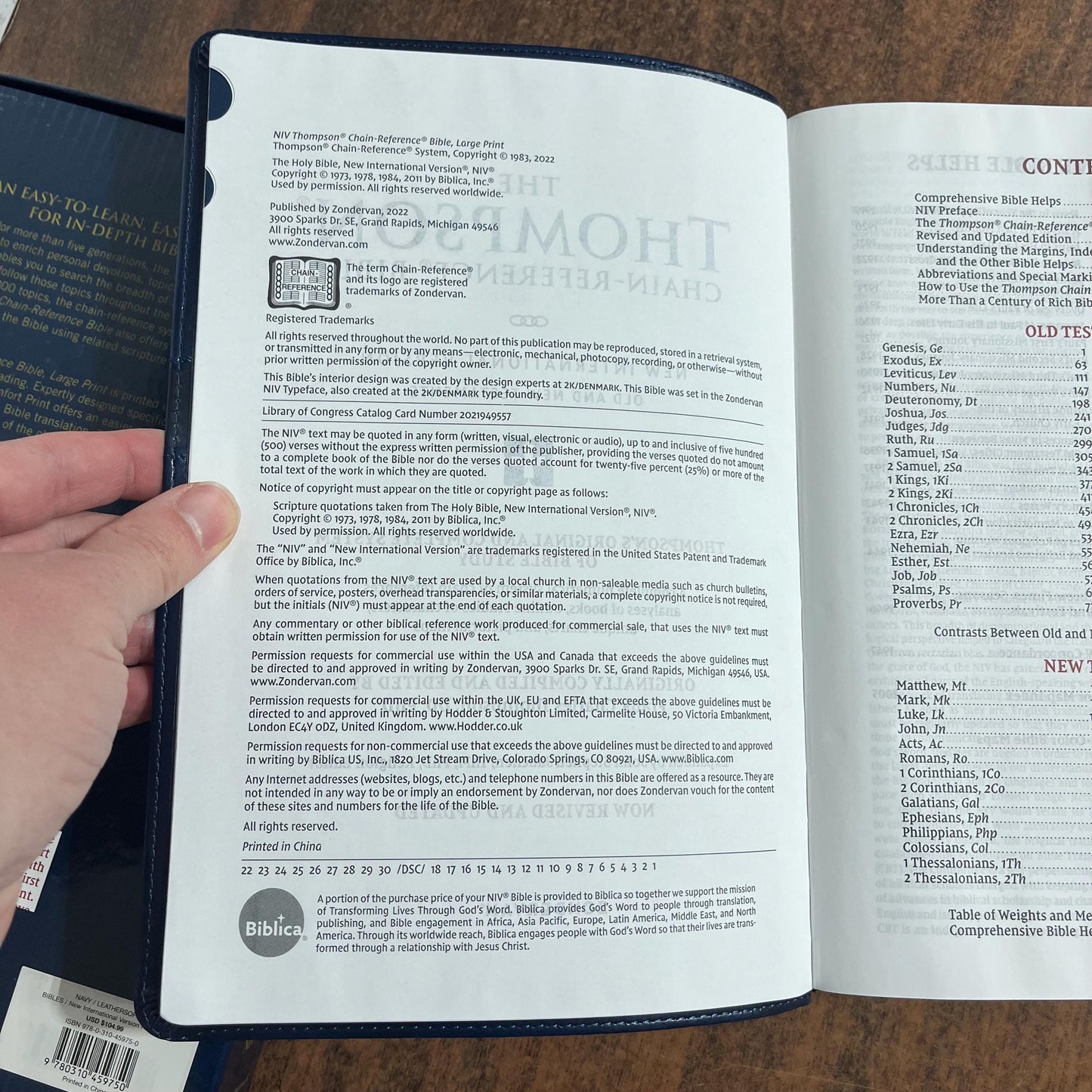 Personalized NIV Thompson Chain Reference Study Bible Large Print Thumb Indexed - Navy Blue LeatherSoft, Name imprint, ISBN 9780310459750