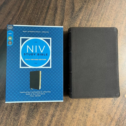 Personalized NIV Study Bible - Brown Genuine Calfskin Leather - Custom imprinted with a name, 9780310465805