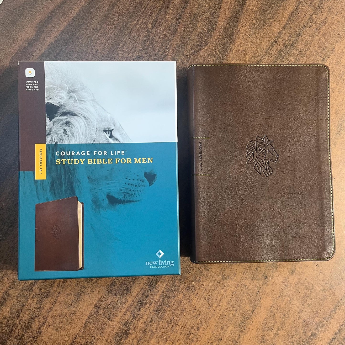 Personalized NLT Courage for Life Study Bible for Men - Rustic Brown LeatherLike - Custom Imprinted with name, Journaling room 9781496475558
