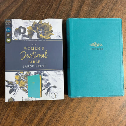 Personalized NIV Womens Devotional Bible Large Print - Teal Leathersoft Cover - Custom Imprinted with a name 9780310461005