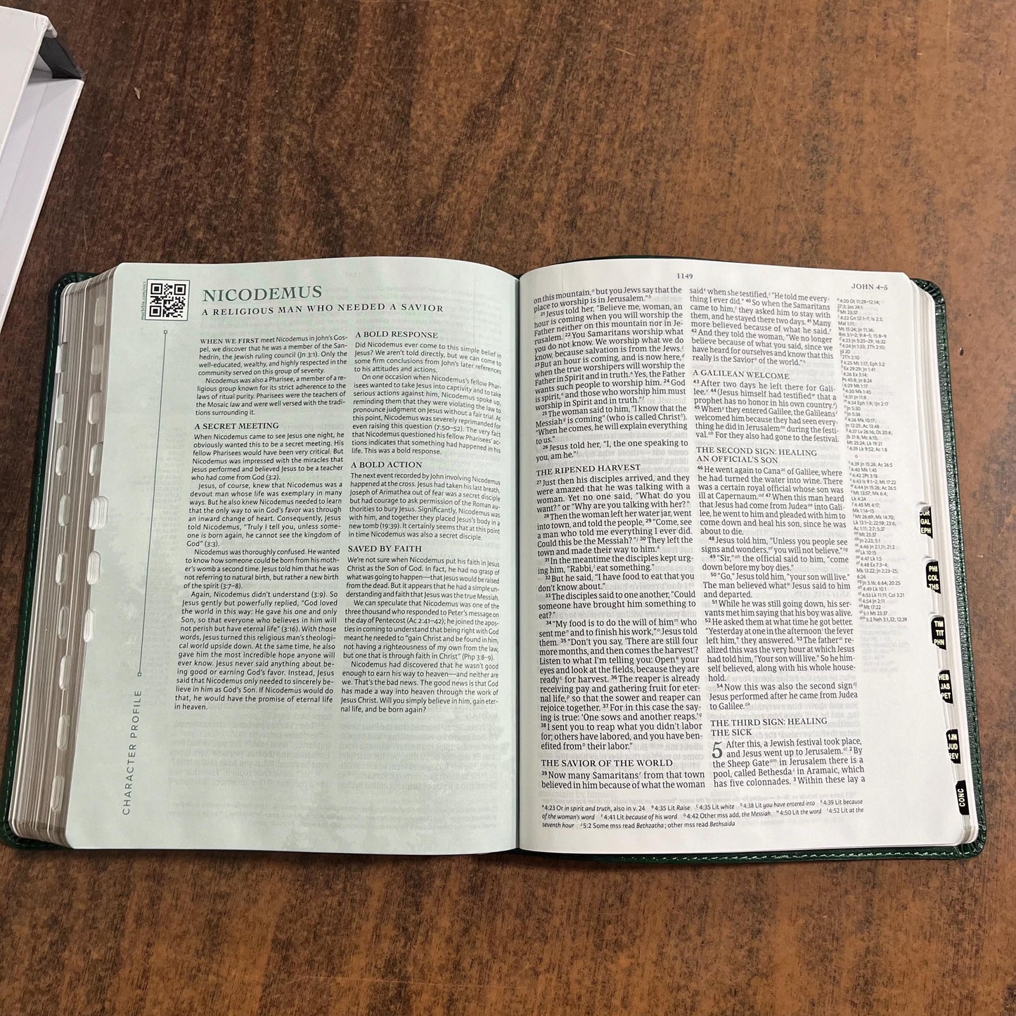 Personalized Mens Bible, CSB Men of Character Study Bible Thumb Indexed, Green LeatherTouch, Custom Imprinted engraved