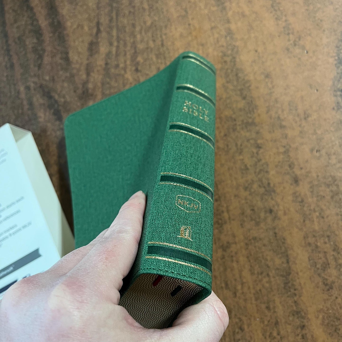 Personalized NKJV Single Column Reference Bible Thumb Indexed - Green LeatherSoft - Verse by Verse, Custom Imprinted with name 9781400335237