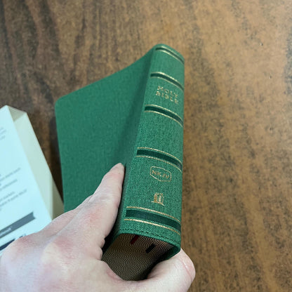 Personalized NKJV Single Column Reference Bible Thumb Indexed - Green LeatherSoft - Verse by Verse, Custom Imprinted with name 9781400335237
