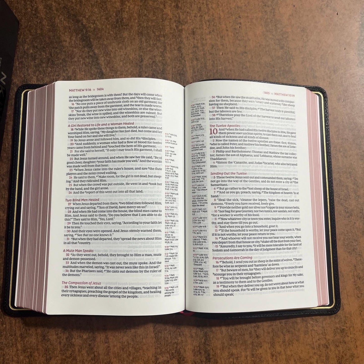 Personalized NKJV Single Column Reference Premier Collection Bible - Black Goatskin Premium Genuine Leather, Custom Imprinted 9781400349081
