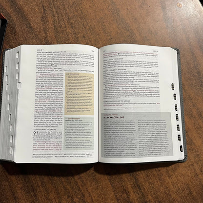 Personalized CSB Experiencing God Study Bible Thumb Indexed - Charcoal Gray Leathertouch, Custom Imprinted with name 9781087765570