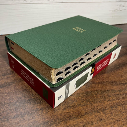 Personalized NKJV Single Column Reference Bible Thumb Indexed - Green LeatherSoft - Verse by Verse, Custom Imprinted with name 9781400335237