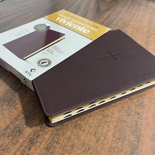 Personalized NTV Spanish Bible Thumb Indexed, bible de referencia - Brown Leatherlike - Letra Grande, Large print, 9798400506826