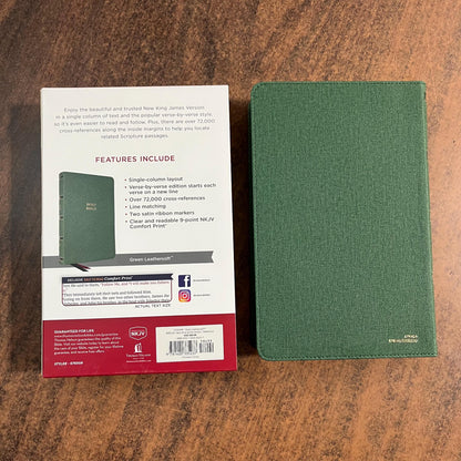 Personalized NKJV Single Column Reference Bible Thumb Indexed - Green LeatherSoft - Verse by Verse, Custom Imprinted with name 9781400335237