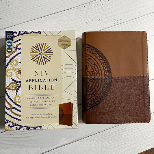 Personalized NIV Application Study Bible - Brown LeatherLike - Custom Imprinted with a name, 9780310465140 (Update to Life Application Bible)