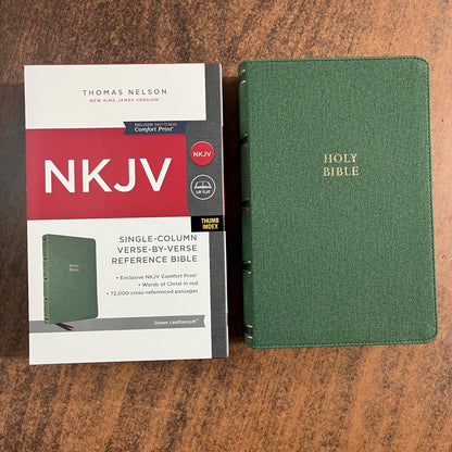 Personalized NKJV Single Column Reference Bible Thumb Indexed - Green LeatherSoft - Verse by Verse, Custom Imprinted with name 9781400335237