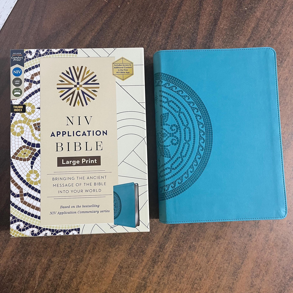 Personalized NIV Large Print Application Study Bible Thumb Indexed - Teal LeatherSoft 9780310467779 (Update to Life Application Bible)